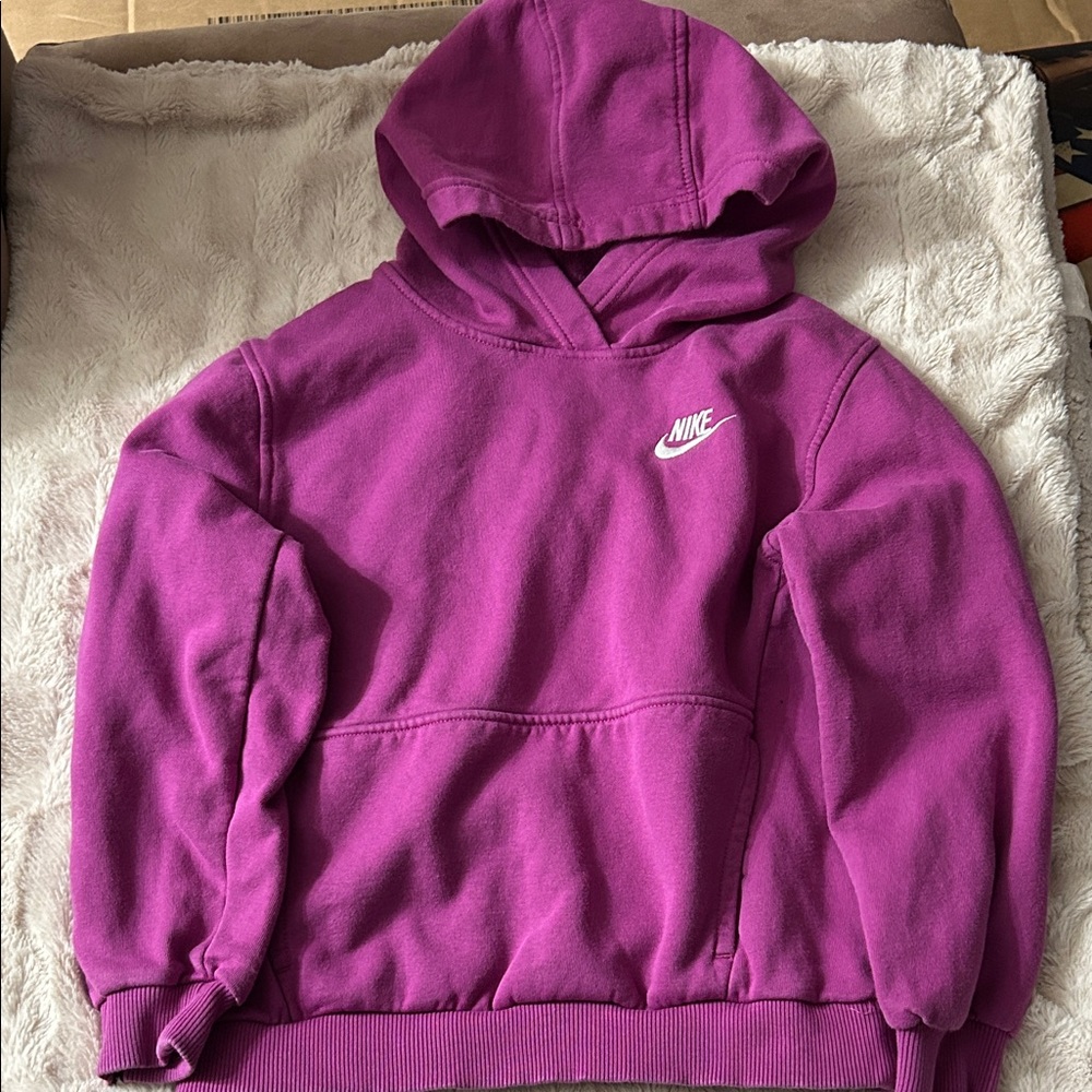 Nike Sportswear Club Fleece Big Kids’ Pullover Hoodie (10/12) Hot Fuchsia/White